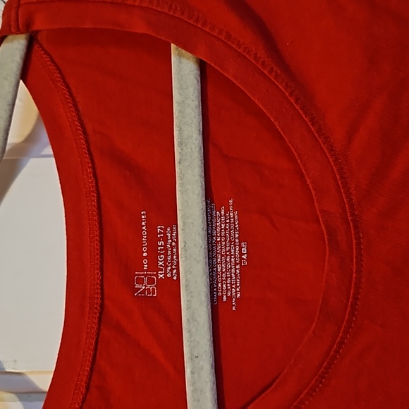 Three No Boundaries size XL ladies shirts in shades of red tee-shirt 3/4 sleeve - Picture 3 of 10